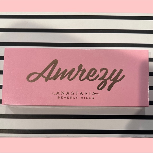 ANASTASIA BEVERLY HILLS AMREZY EYESHADOW PALETTE - Picture 4 of 6